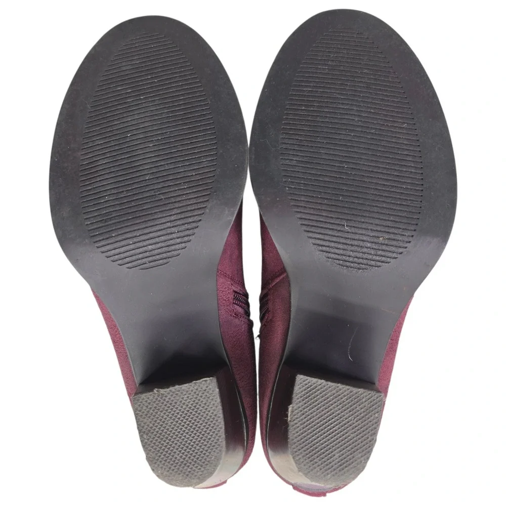 Just Fab Freda‎ Burgundy Faux Suede Ankle Boots Buckle Strap Stacked Heel 7.5
